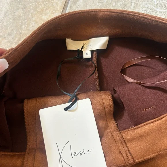 So cute! Brown suede Fringe Lace-Up Shorts - Picture 8 of 8